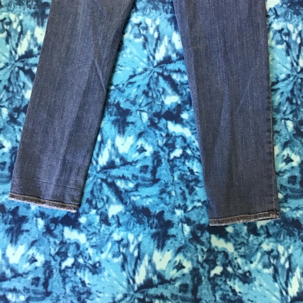 Just Black - Distressed, Mid Rise Ankle Jeans - Picture 6 of 8